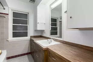 7340 W Keeney St, Niles, IL 60714 - Photo 10