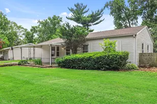 1411 Scottsdale Dr, Champaign, IL 61821 - Photo 2