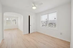 4954 W Byron St, Chicago, IL 60641 - Photo 8