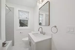 4954 W Byron St, Chicago, IL 60641 - Photo 12