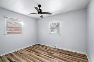 166 N Randolph Ave, Bradley, IL 60915 - Photo 12