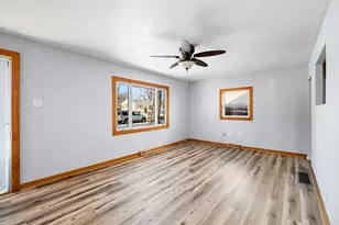 166 N Randolph Ave, Bradley, IL 60915 - Photo 2