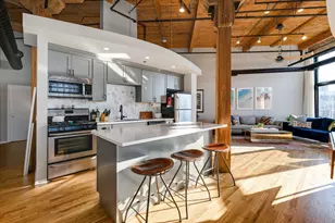 2210 W Wabansia Ave, Chicago, IL 60647 - Photo 10