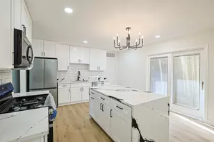 7784 Huntington Cir S, Hanover Park, IL 60133 - Photo 10
