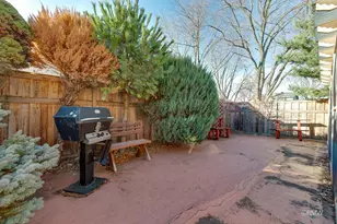 1800 N Iris Dr, Palatine, IL 60074 - Photo 26