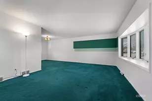 1800 N Iris Dr, Palatine, IL 60074 - Photo 4