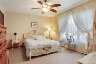 2215 Woodfield Rd, Bloomington, IL 61704 - Photo 18