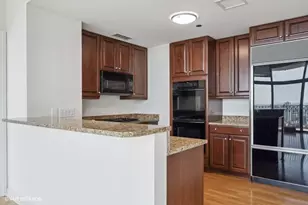 21 E Huron St, Chicago, IL 60611 - Photo 10