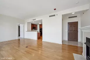 21 E Huron St, Chicago, IL 60611 - Photo 12