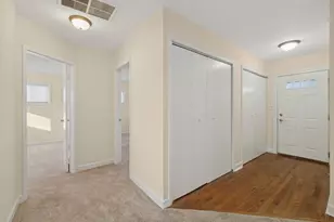 115 W Helen Rd, Palatine, IL 60067 - Photo 2