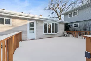 115 W Helen Rd, Palatine, IL 60067 - Photo 14