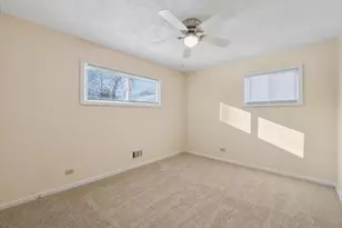 115 W Helen Rd, Palatine, IL 60067 - Photo 10