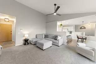 809 Constance Ln, Sycamore, IL 60178 - Photo 4