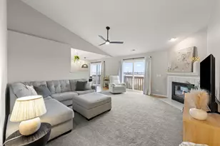 809 Constance Ln, Sycamore, IL 60178 - Photo 2