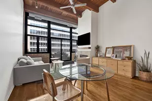 525 W Superior St, Chicago, IL 60654 - Photo 4
