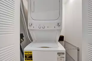 525 W Superior St, Chicago, IL 60654 - Photo 16