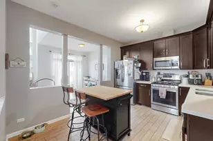 966 Mesa Dr, Lake in the Hills, IL 60156 - Photo 4