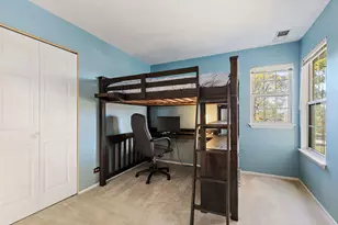 323 Green Knoll Ln, Streamwood, IL 60107 - Photo 18