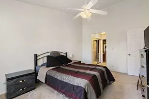 323 Green Knoll Ln, Streamwood, IL 60107 - Photo 14