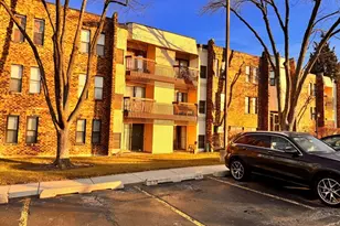 2212 Country Club Dr, Woodridge, IL 60517 - Photo 1