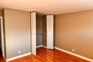 2212 Country Club Dr, Woodridge, IL 60517 - Photo 10