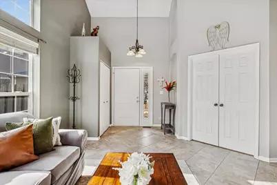 6 Morningside Court, Lake in the Hills, IL 60156 - Photo 2