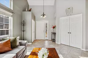 6 Morningside Ct, Lake in the Hills, IL 60156 - Photo 2