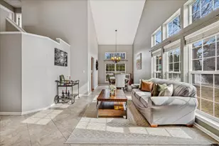 6 Morningside Ct, Lake in the Hills, IL 60156 - Photo 4