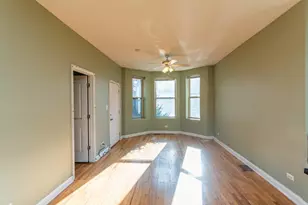 2812 E 76th St, Chicago, IL 60649 - Photo 2