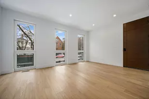 1124 W Addison St, Chicago, IL 60613 - Photo 2