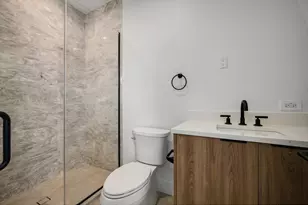 1124 W Addison St, Chicago, IL 60613 - Photo 36