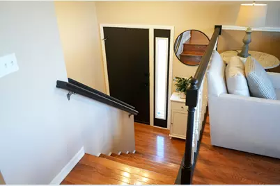 647 Johnson Avenue, Frankfort, IL 60423 - Photo 2