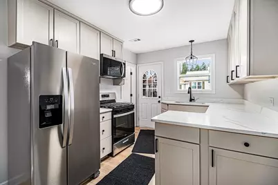 1104 Hillcrest Avenue, Fox River Grove, IL 60021 - Photo 6