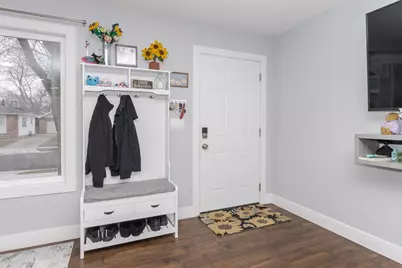 221 Meadowbrook Drive, Bloomington, IL 61701 - Photo 2