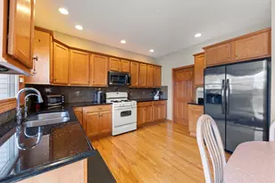 524 Sudbury Cir, Oswego, IL 60543 - Photo 8