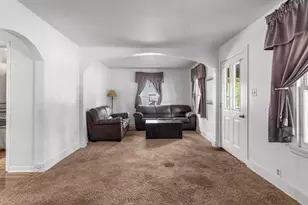 504 S West Union St, Monticello, IL 61856 - Photo 8