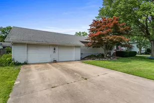 504 S West Union St, Monticello, IL 61856 - Photo 32