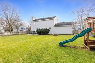 6930 Bennington Dr, Gurnee, IL 60031 - Photo 36