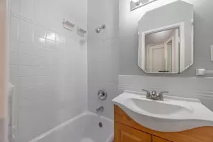 1140 N La Salle Dr, Chicago, IL 60610 - Photo 10