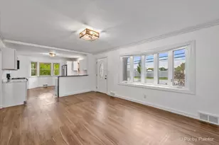 3019 W Lincoln Rd, McHenry, IL 60051 - Photo 6