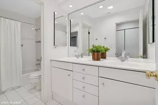 1327 N Sutton Pl, Chicago, IL 60610 - Photo 18