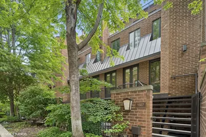 1327 N Sutton Place, Chicago, IL 60610 - Photo 1
