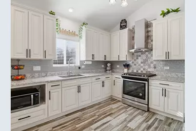 8566 S 83rd Avenue, Hickory Hills, IL 60457 - Photo 14