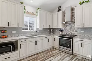 8566 S 83rd Ave, Hickory Hills, IL 60457 - Photo 14