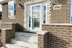 8566 S 83rd Ave, Hickory Hills, IL 60457 - Photo 4