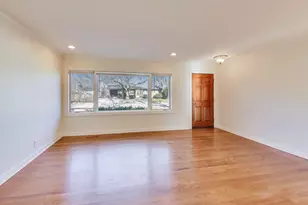 1000 Dell Rd, Northbrook, IL 60062 - Photo 4