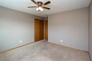 7840 Cronin Ave, Justice, IL 60458 - Photo 16