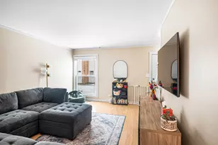 1938 Huntington Blvd, Hoffman Estates, IL 60169 - Photo 4