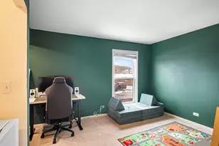 1938 Huntington Blvd, Hoffman Estates, IL 60169 - Photo 10