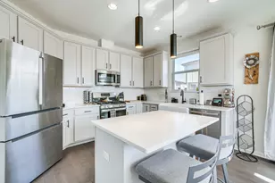 3S530 Cambridge Ct, Warrenville, IL 60555 - Photo 2